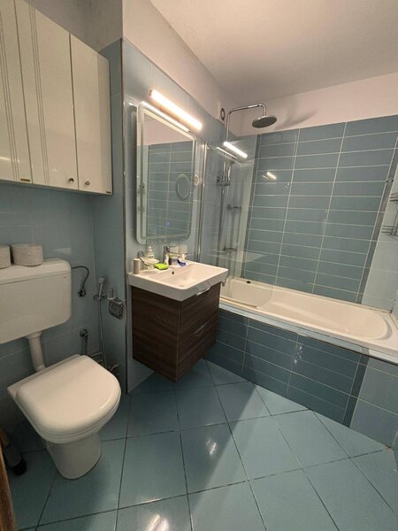 Decebal, Piata Muncii